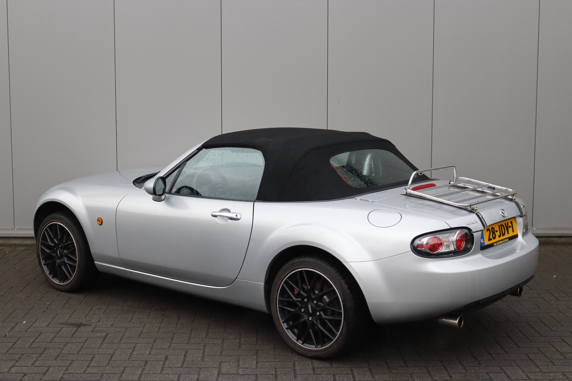 45399798-4.jpg