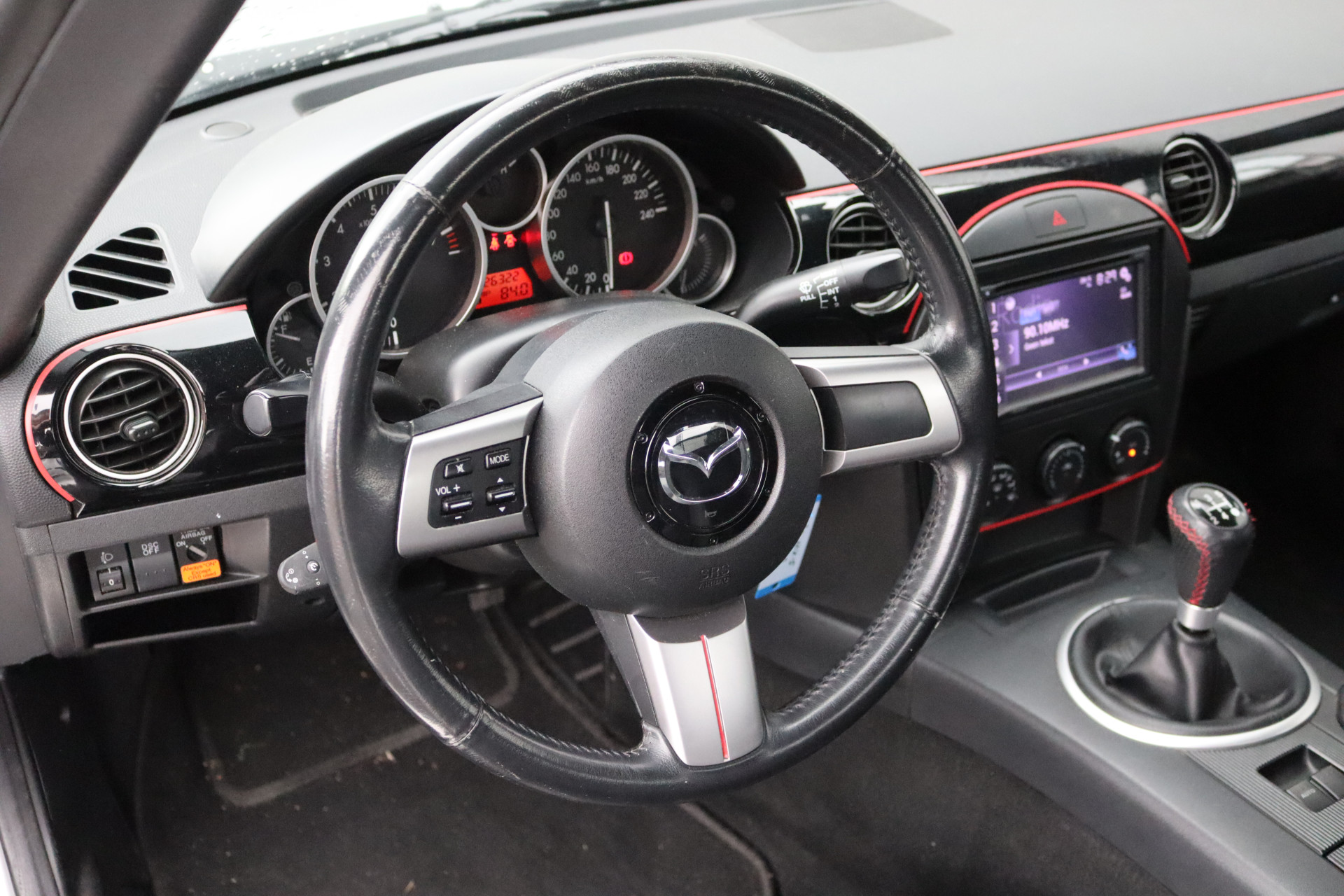 45399798-8.jpg