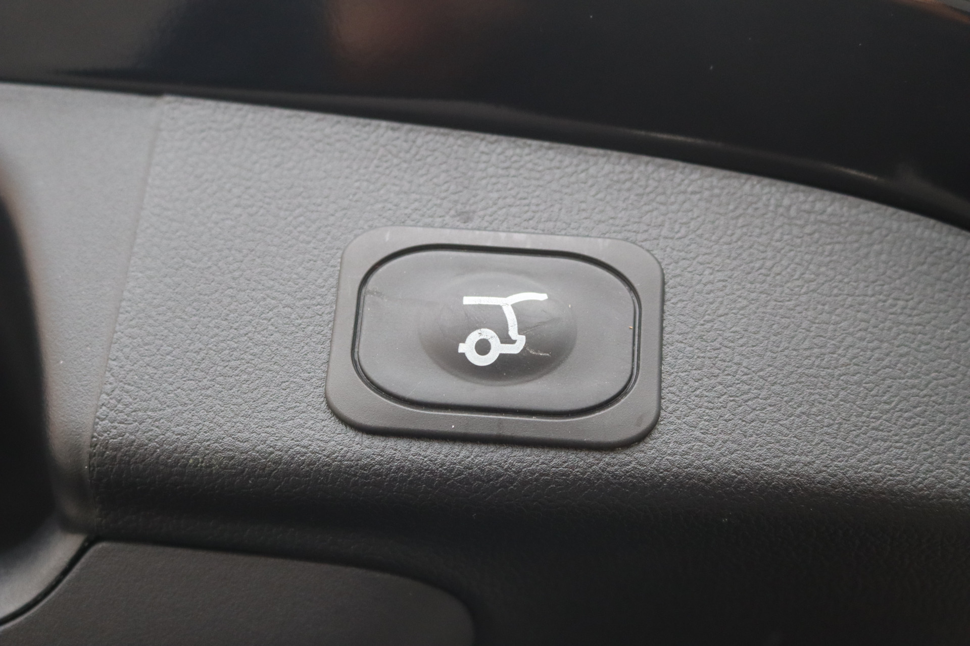 48301418-19.jpg